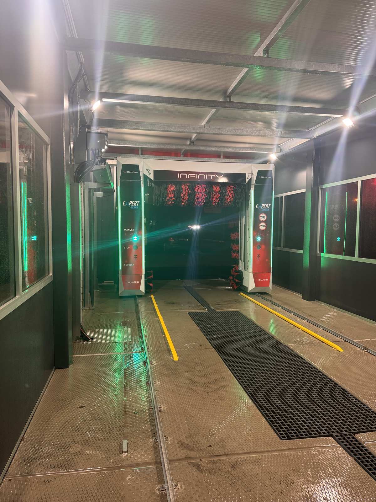 Brosses portique INFINITY Elios Car Wash éclairage LED